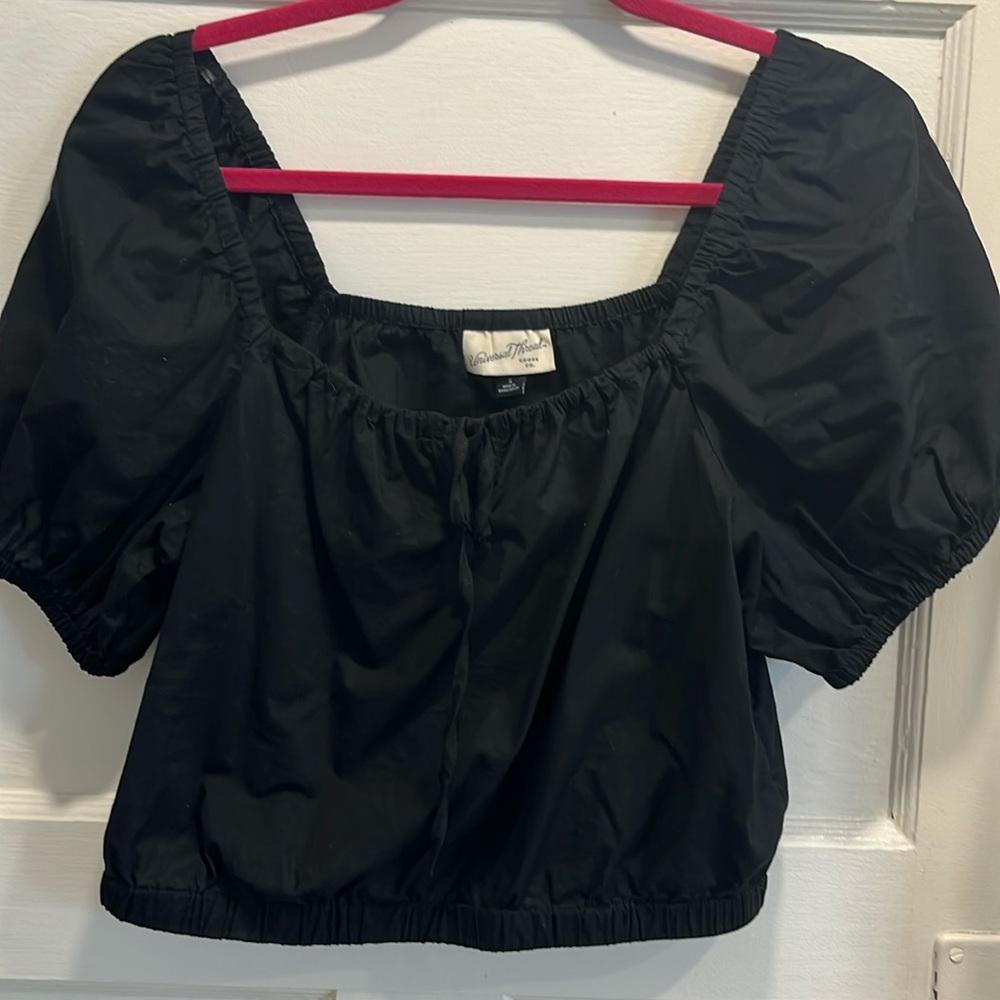 Cute cropped blouse